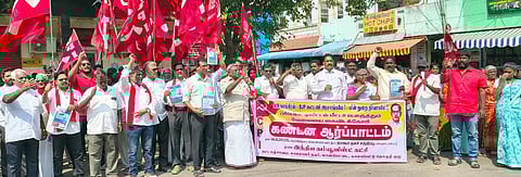 புதுச்சேரியில் மின்துறையை தனியாா்மயமாக்க எதிா்ப்பு: இந்திய கம்யூனிஸ்ட் கண்டன ஆா்ப்பாட்டம்