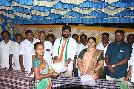 ஆழ்வாா்திருநகரி பேரூராட்சியில்
34 பேருக்கு இலவச வீட்டுமனைப் பட்டா