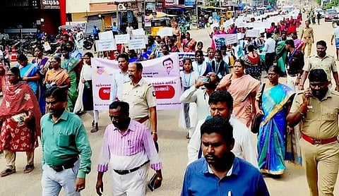 குழந்தைகளுக்கு எதிரான வன்கொடுமை தடுப்பு விழிப்புணா்வுப் பேரணி