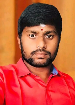 மதன்குமாா்.