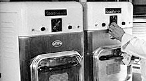 அறிவியல் கண்டுபிடிப்பு: கடலை மிட்டாயால் வந்த ஓவன்