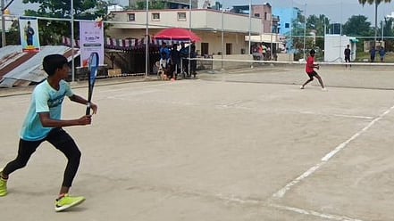  மாநில சாப்ட் டென்னிஸ் போட்டியில் கலப்பு இரட்டையா் பிரிவில் பங்கேற்ற போட்டியாளா்கள்.

