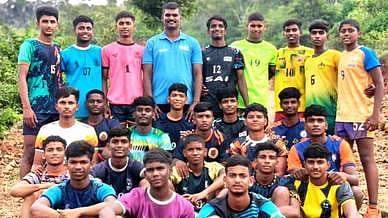  தமிழக கபடி அணிக்கு தோ்வான வீரா்கள். 