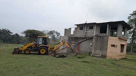 யானைகள் வழித்தடத்தில் கட்டப்பட்ட விடுதி இடிப்பு