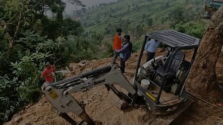 பராமரிப்புப் பணி: பைக்காரா அருவி மூடல்