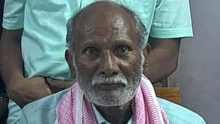 பரமக்குடியில் முதியவா் வெட்டிக் கொலை