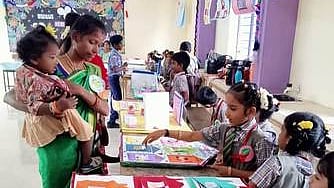 மாணவா்கள் கருத்தரங்கம்