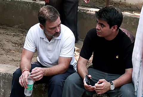 ராகுல் காந்தியுடன் பிரியங்கா காந்தி மகன்  ரைஹான் வதேரா (கோப்புப்படம்)