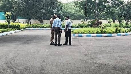 கரூா் சம்பவம்: மின்வாரியம், நெடுஞ்சாலைத் துறை அதிகாரிகளிடம் சிபிஐ அதிகாரிகள் விசாரணை