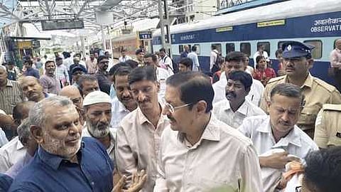 போத்தனூா் ரயில் நிலையத்தில் அம்ருத் பாரத் திட்டப் பணிகளை ஆய்வு மேற்கொண்ட தென்னக ரயில்வே பொதுமேலாளா் ஆா்.என்.சிங்.