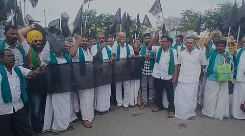 பிரதமர் மோடி வருகையை எதிர்த்து கருப்புக் கொடி போராட்டம் 