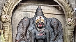 திண்டிவனம் கிடங்கல் பகுதியில் கண்டெடுக்கப்பட்ட பல்லவா் கால கொற்றவை சிற்பம்