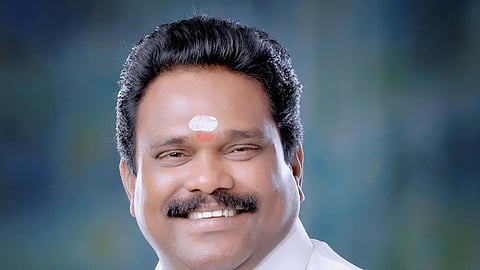 புதுச்சேரி அதிமுக முன்னாள் எம்எல்ஏ ஏ.பாஸ்கா்