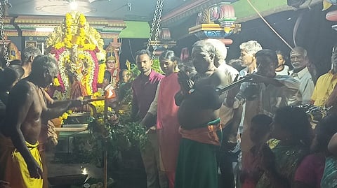 ஸ்ரீபொன்னியம்மன் கோயிலில் ஊஞ்சல் தாலாட்டு