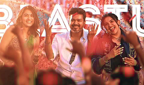 நடிகர்கள் விஜய், பூஜா ஹெக்டே, மமிதா பைஜூ