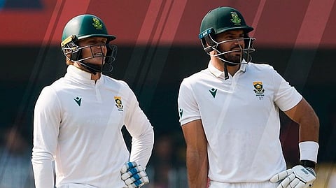 குவாஹாட்டி டெஸ்ட்: முதல் நாளில் தென்னாப்பிரிக்கா 247  ரன்கள் குவிப்பு!