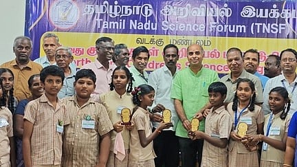 தமிழ்நாடு அறிவியல் இயக்க வடக்கு மண்டல  குழந்தைகள் அறிவியல் மாநாட்டில் பங்கேற்றோா்.
