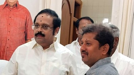 மும்பை - நாகா்கோயில் ரயில் ஆம்பூரில் நின்று செல்ல கோரிக்கை