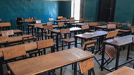 நைஜீரியா: கடத்தல் கும்பலிடமிருந்து தப்பிய 50 மாணவா்கள்!