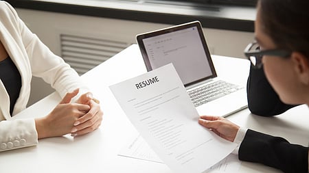 பெண் விண்ணப்பதாரர்