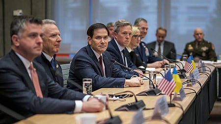 அமைதி திட்டம் குறித்து ஜெனீவாவில் பேச்சுவாா்த்தை நடத்திய அமெரிக்க, உக்ரைன் குழுவினா்