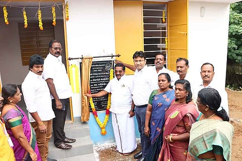  சமையல் கூடத்தைத் திறந்துவைத்த மேயா் ரெ. மகேஷ்.