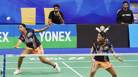 டிரீசா, காயத்ரி இணை முன்னேற்றம்