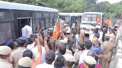 போராட்டத்தில் ஈடுபட்டவர்கள் கைது. 