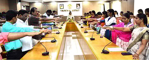 திருப்பத்தூரில் அரசியலமைப்பு தின உறுதிமொழி ஏற்பு