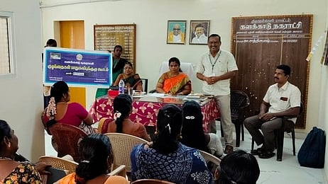 
 குழந்தைகளுக்கான பாதுகாப்புக்குழுக் கூட்டத்தில் பங்கேற்றோா். 