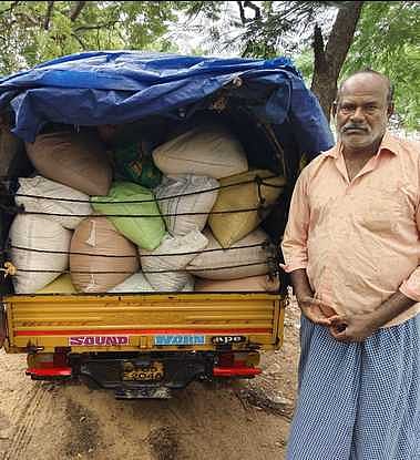 திணையத்தூா் பகுதியில் வெள்ளிக்கிழமை நியாய விலைக் கடை அரிசி கடத்தலில் ஈடுபட்ட திருக்கண்ணன், கடத்தலுக்குப் பயன்படுத்திய சரக்கு வாகனம்.