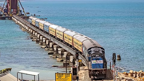 ராமேசுவரம் ரயில்.