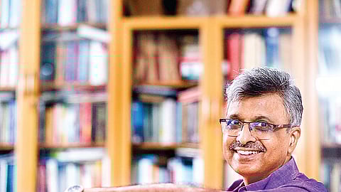 வரலாற்றை ஆவணப்படுத்துவதில் பின்தங்கியே இருக்கிறோம்...