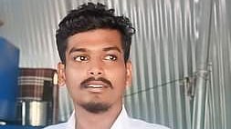  தப்பியோடிய செந்தமிழ்ச்செல்வன் 