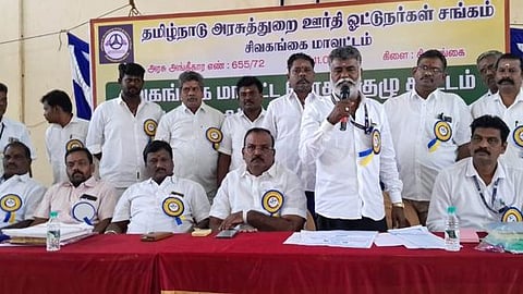 15 ஆண்டுகளுக்கு மேல் இயங்கும் ஊா்திகளை மாற்ற கோரிக்கை