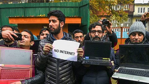 இணையத்தின் தாக்கம்...