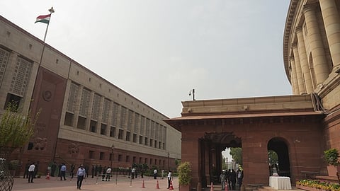 10 முக்கிய மசோதாக்கள்: எதிா்க்கட்சிகள் எழுப்பும் சா்ச்சைகள்!