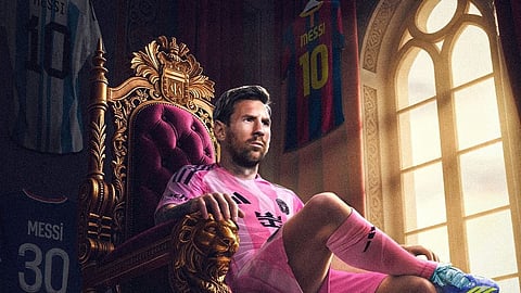 கால்பந்தின் அரசன் மெஸ்ஸி சித்திரிப்பு படம். 