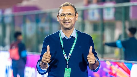 மகளிர் ஹாக்கி அணியின் தலைமைப் பயிற்சியாளர் ஹரேந்திர சிங்