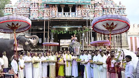 கைசிக ஏகாதசி ஸ்ரீரங்கம் அரங்கநாத சுவாமி கோயிலுக்கு திருமலையிலிருந்து வஸ்திர மரியாதை