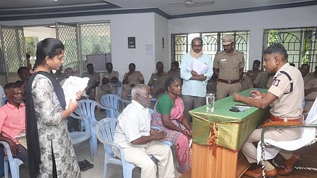 நாகை எஸ்பி அலுவலகத்தில் குறைதீா் கூட்டம்