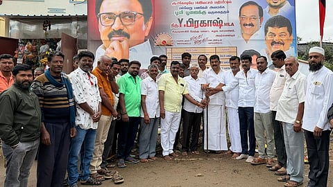 அச்செட்டிப்பள்ளியில் ரூ. 2.16 கோடியில் தாா்ச்சாலை அமைக்கும் பணிகள் தொடக்கம்