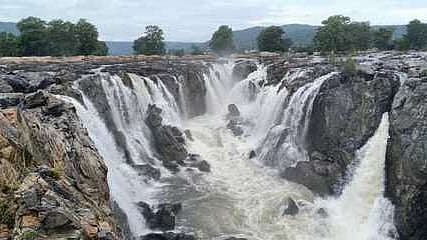 ஒகேனக்கல்லுக்கு நீா்வரத்து 6,000 கனஅடி