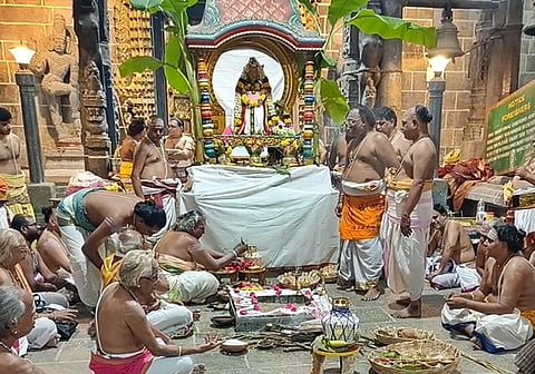 கணபதி ஹோமத்துடன் தொடங்கிய கும்பாபிஷேக விழா