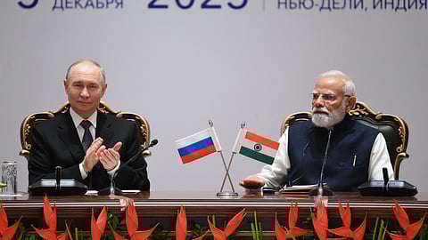 அமைதியின் பக்கம் இந்தியா: பிரதமா் மோடி