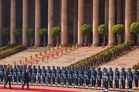 ராணுவ அணிவகுப்பு