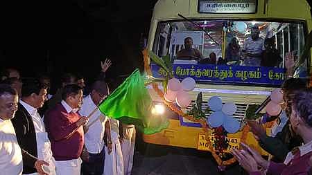 பேருந்து சேவையைத் தொடங்கிவைத்த அரசு தலைமைக் கொறடா கா.ராமசந்திரன்,

