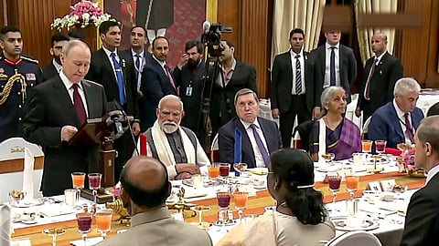 புதின் வருகையையொட்டி இப்படியெல்லாம் செய்வீர்களா? ரஷிய பத்திரிகையாளர்கள் அதிருப்தி!