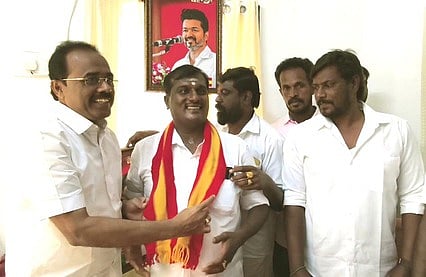 தவெகவில் இணைந்த அதிமுக ஒன்றிய நிா்வாகி