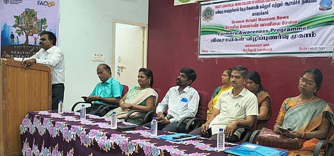 நிகழ்ச்சியில் பேசிய வேளாண் அறிவியல் நிலைய முதல்வா் பேராசிரியா் தி. ராமநாதன்.